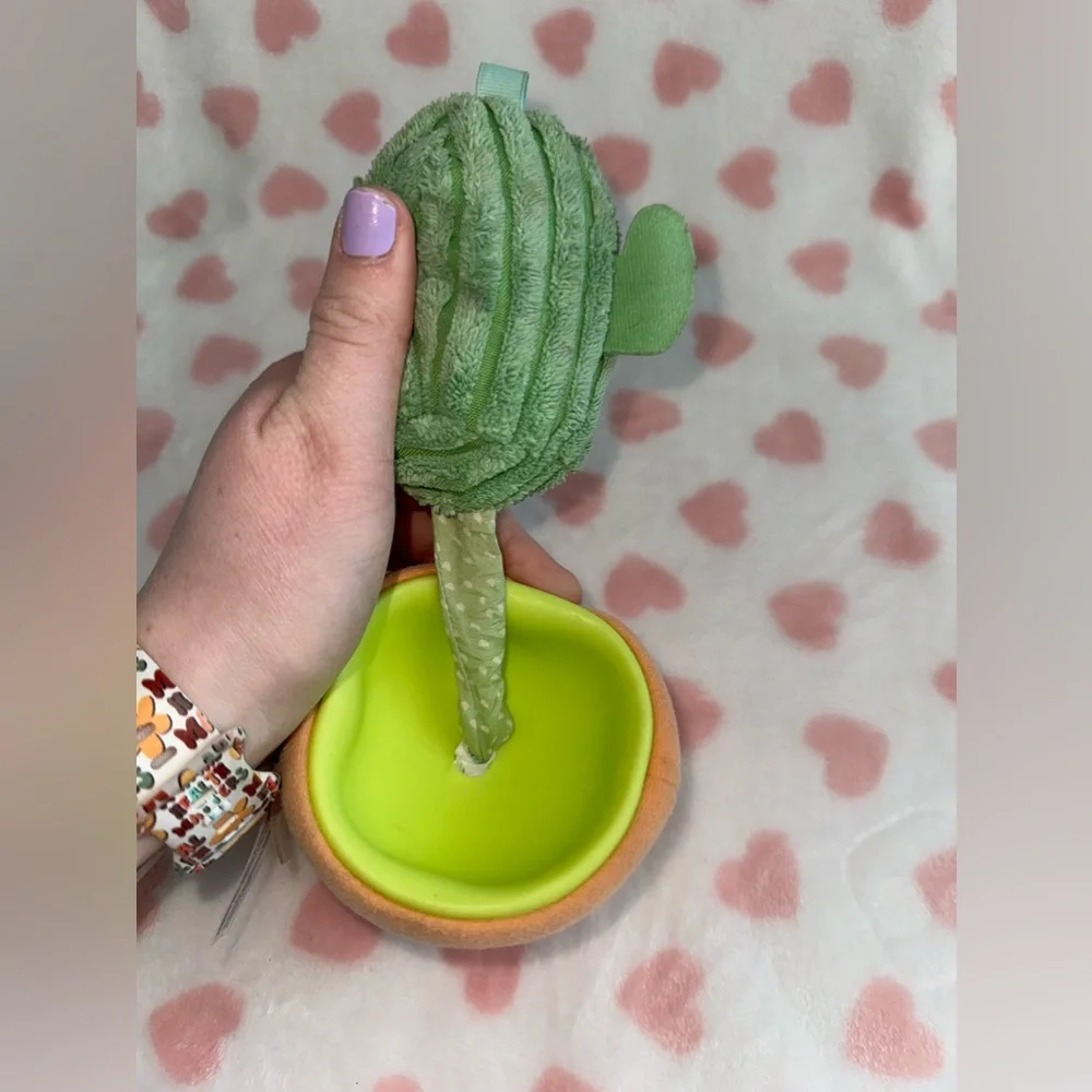 Skip Hop Retracting Vibrating 5" Plush Cactus in Pot Stuffed Animal Baby Toy - Picture 6 of 8